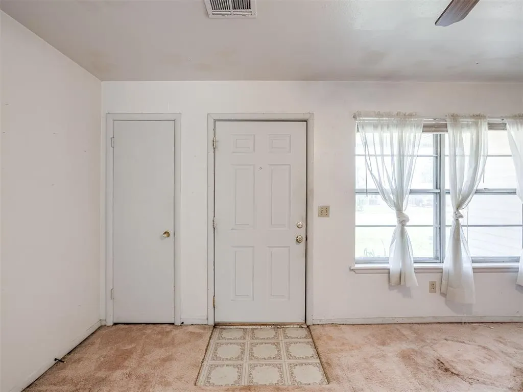 Photo 4 — 10 E 21st Street, Edmond, OK 73013