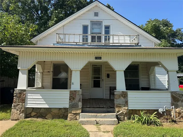 Photo 2 — 1316 E 9th Street, Shawnee, OK 74801