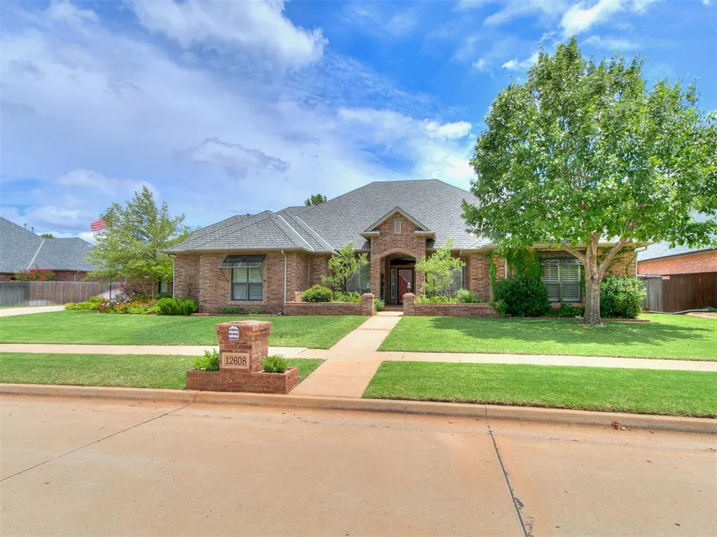 Photo 4 — 12608 N Cobblestone Parkway, Oklahoma City, OK 73142