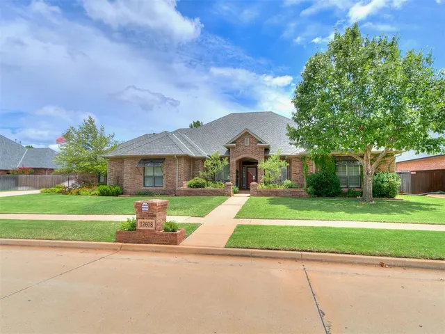 Photo 4 — 12608 N Cobblestone Parkway, Oklahoma City, OK 73142