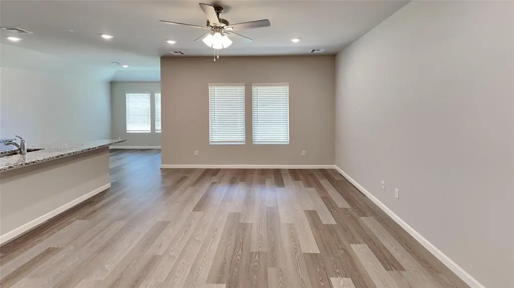 Photo 4 — 10504 SW 41st Place, Oklahoma City, OK 73099