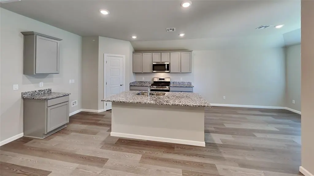 Photo 6 — 10504 SW 41st Place, Oklahoma City, OK 73099
