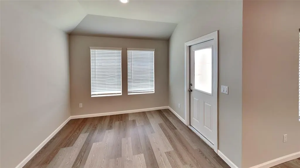 Photo 8 — 10504 SW 41st Place, Oklahoma City, OK 73099