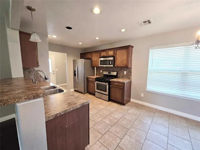Photo 5 — 6117 Cielo Terrace, Oklahoma City, OK 73149