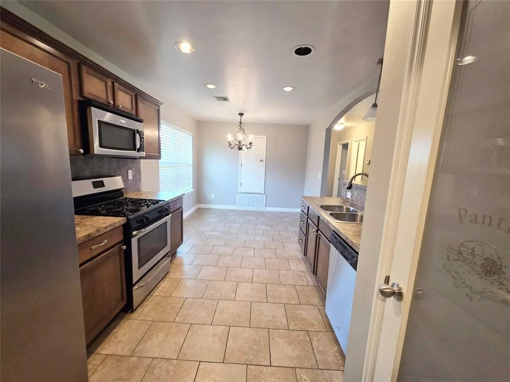 Photo 9 — 6117 Cielo Terrace, Oklahoma City, OK 73149