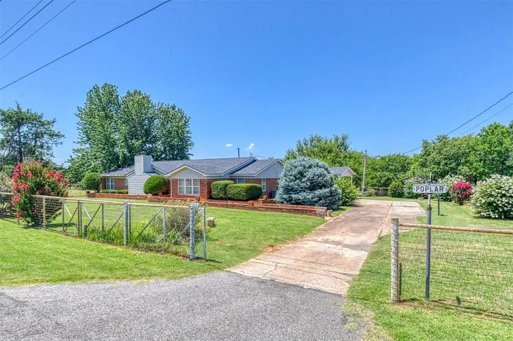 Photo 2 — 3400 NE 108th Avenue, Norman, OK 73026