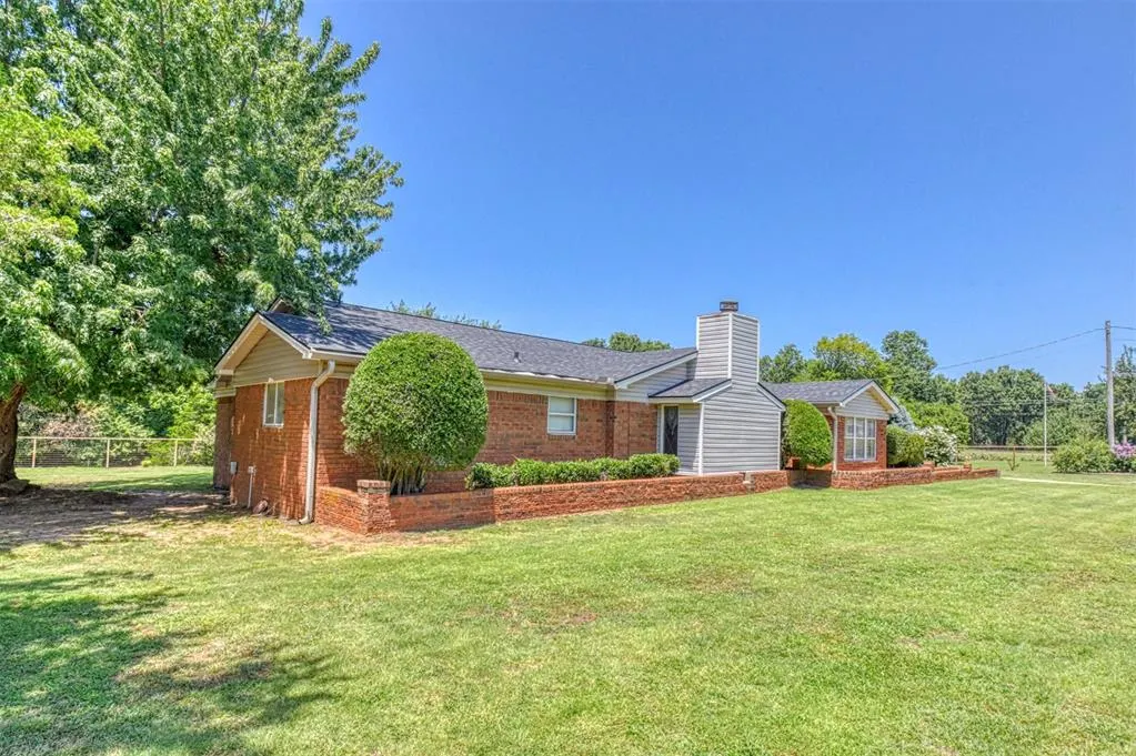 Photo 3 — 3400 NE 108th Avenue, Norman, OK 73026