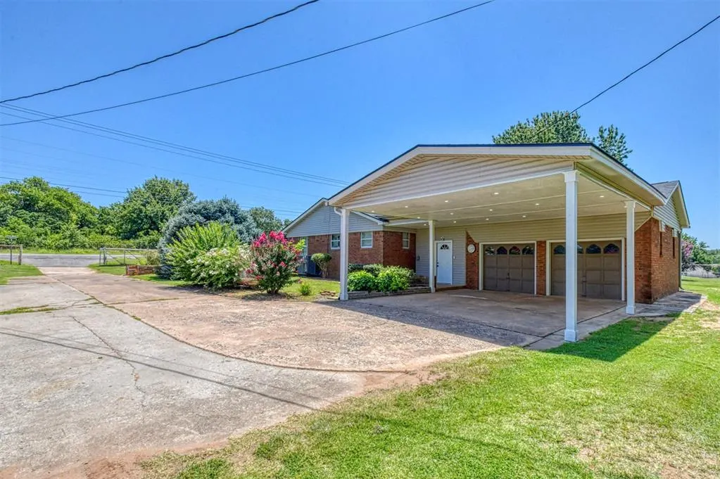Photo 6 — 3400 NE 108th Avenue, Norman, OK 73026