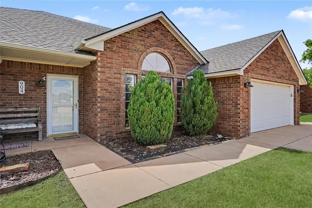 Photo 4 — 904 N Towne Circle, Altus, OK 73521