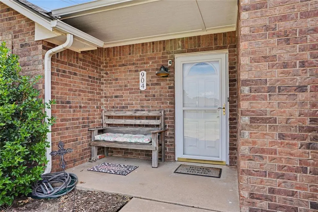 Photo 6 — 904 N Towne Circle, Altus, OK 73521