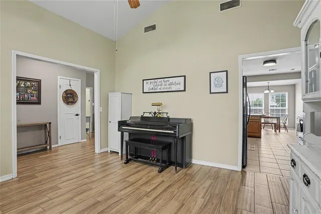 Photo 8 — 904 N Towne Circle, Altus, OK 73521