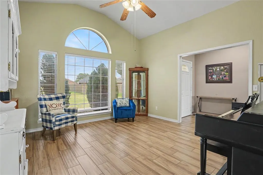 Photo 9 — 904 N Towne Circle, Altus, OK 73521