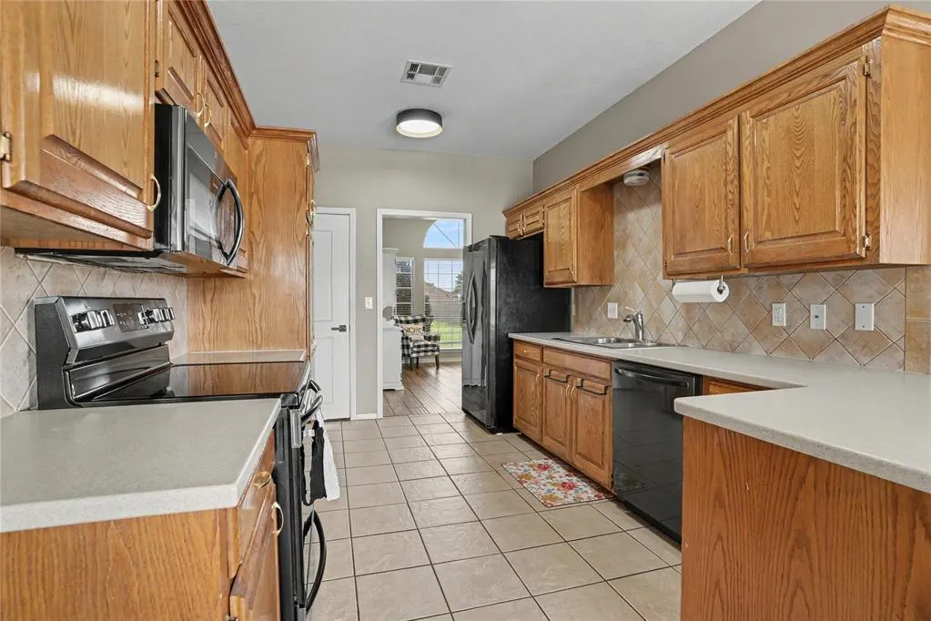 Photo 17 — 904 N Towne Circle, Altus, OK 73521