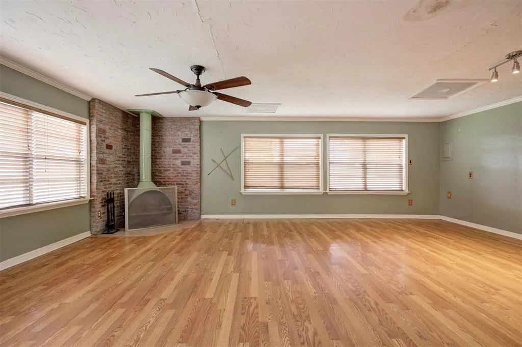 Photo 14 — 2304 NW 25th Street, Oklahoma City, OK 73107