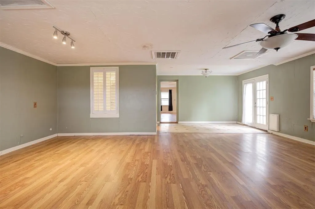 Photo 15 — 2304 NW 25th Street, Oklahoma City, OK 73107