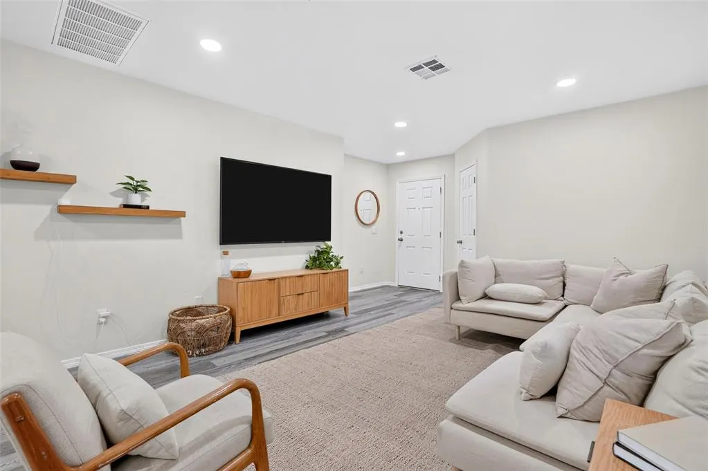 Photo 2 — 8513 N Phillips Avenue, Oklahoma City, OK 73114