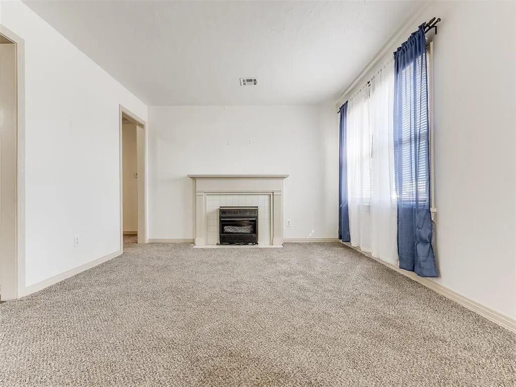 Photo 3 — 2915 NW Grand Boulevard, Oklahoma City, OK 73116