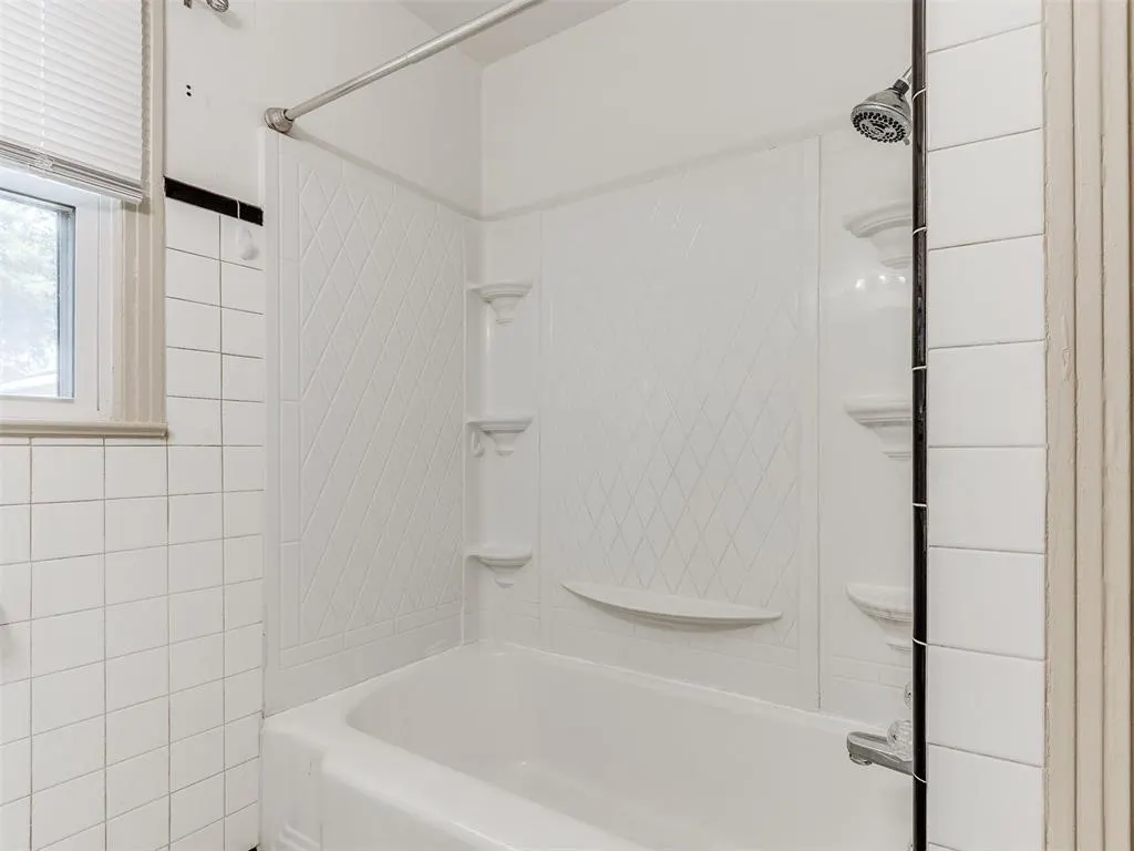 Photo 12 — 2915 NW Grand Boulevard, Oklahoma City, OK 73116