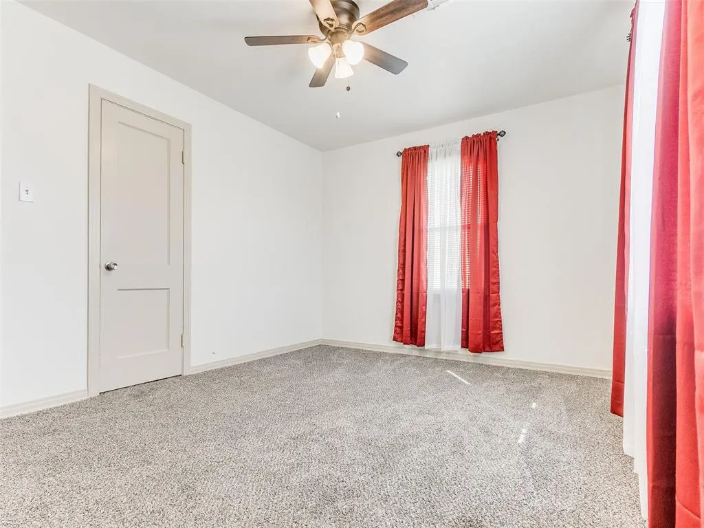 Photo 16 — 2915 NW Grand Boulevard, Oklahoma City, OK 73116