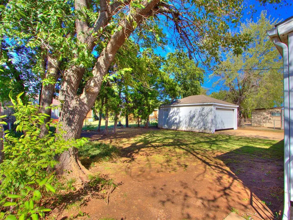 Photo 19 — 2915 NW Grand Boulevard, Oklahoma City, OK 73116