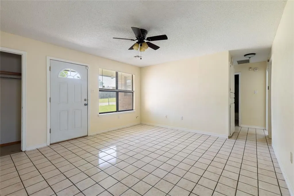 Photo 4 — 2605 NE Dearborn Avenue, Lawton, OK 73507