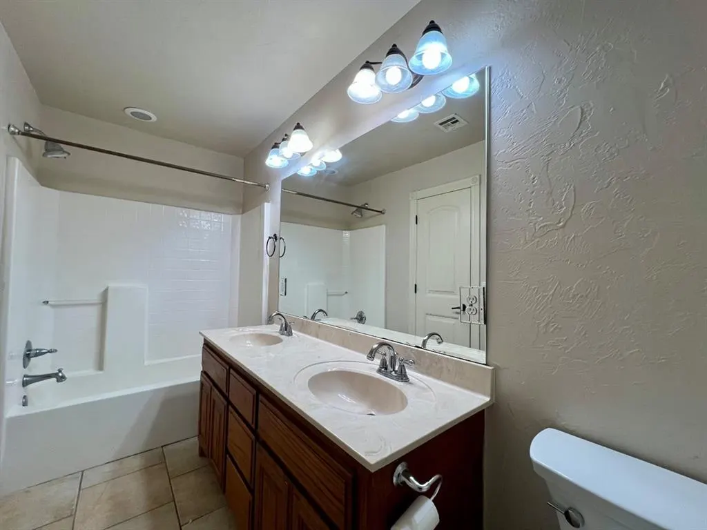 Photo 13 — 1604 Dorothy Drive, Oklahoma City, OK 73160