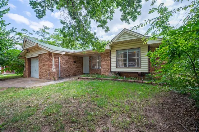 Photo 3 — 1100 Shalimar Drive, Oklahoma City, OK 73115
