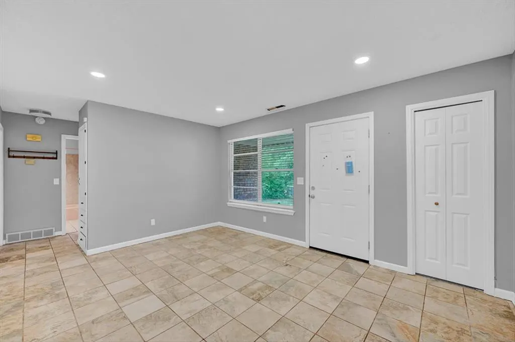 Photo 4 — 1100 Shalimar Drive, Oklahoma City, OK 73115