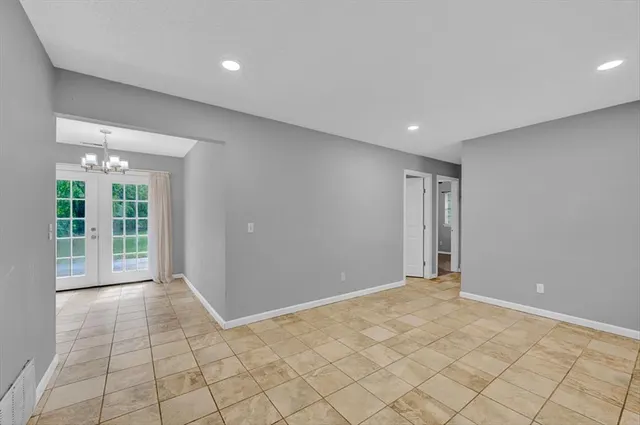 Photo 6 — 1100 Shalimar Drive, Oklahoma City, OK 73115