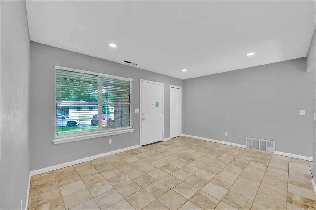 Photo 7 — 1100 Shalimar Drive, Oklahoma City, OK 73115