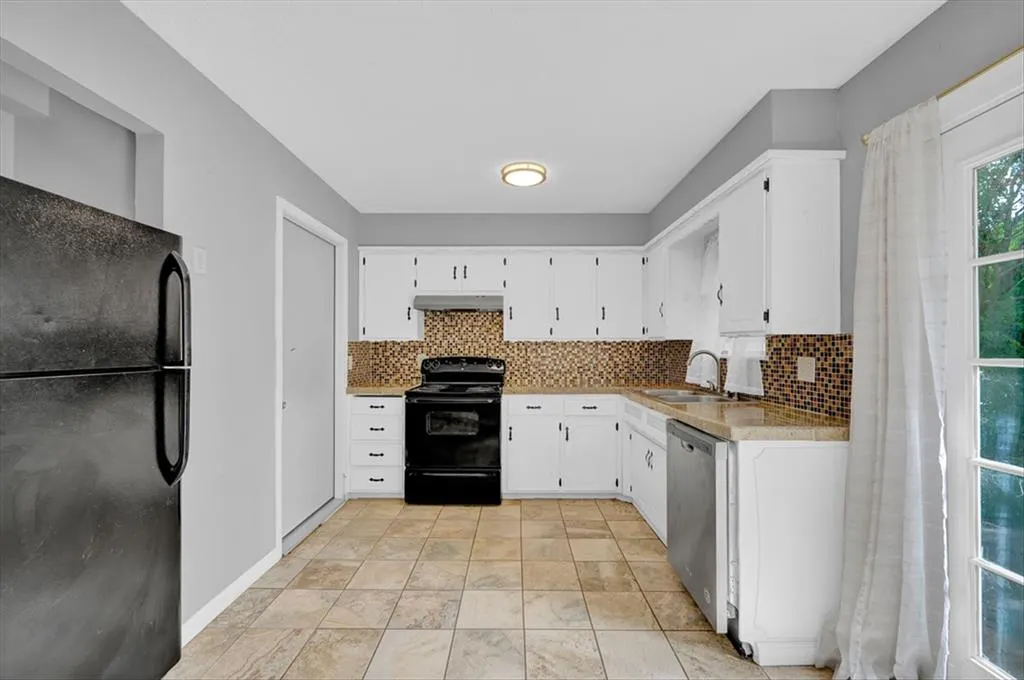 Photo 9 — 1100 Shalimar Drive, Oklahoma City, OK 73115