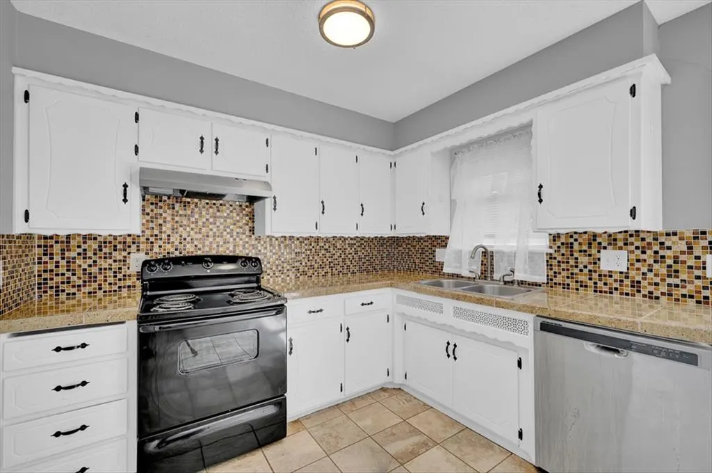 Photo 10 — 1100 Shalimar Drive, Oklahoma City, OK 73115