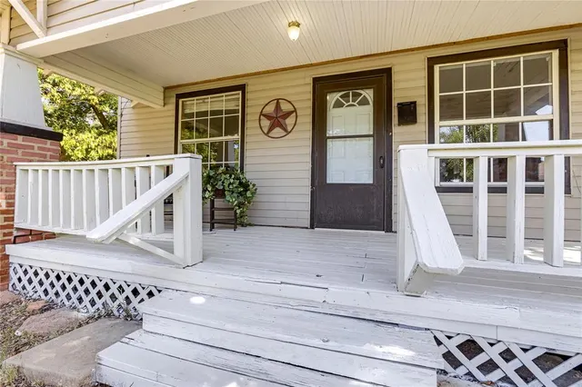 Photo 2 — 407 W 1st Street, Edmond, OK 73003