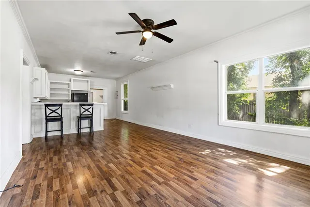 Photo 4 — 407 W 1st Street, Edmond, OK 73003