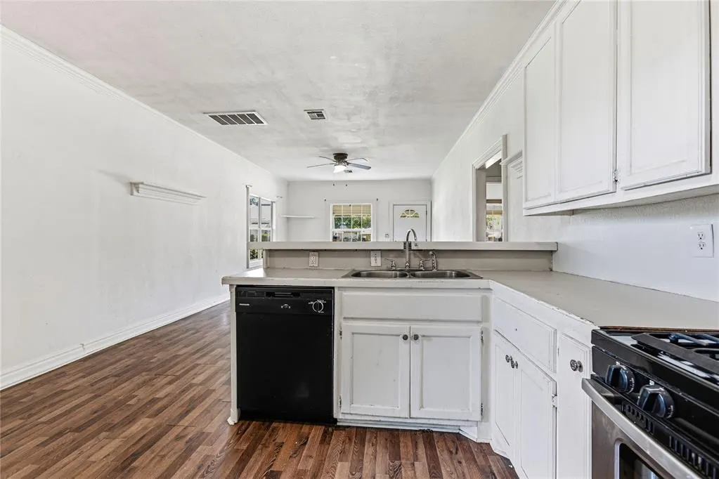 Photo 9 — 407 W 1st Street, Edmond, OK 73003