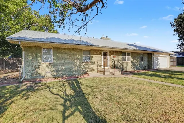 Photo 2 — 992 Hughes Drive, Blair, OK 73526