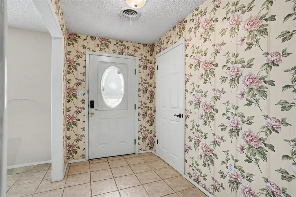Photo 4 — 992 Hughes Drive, Blair, OK 73526