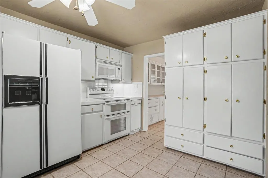 Photo 12 — 992 Hughes Drive, Blair, OK 73526