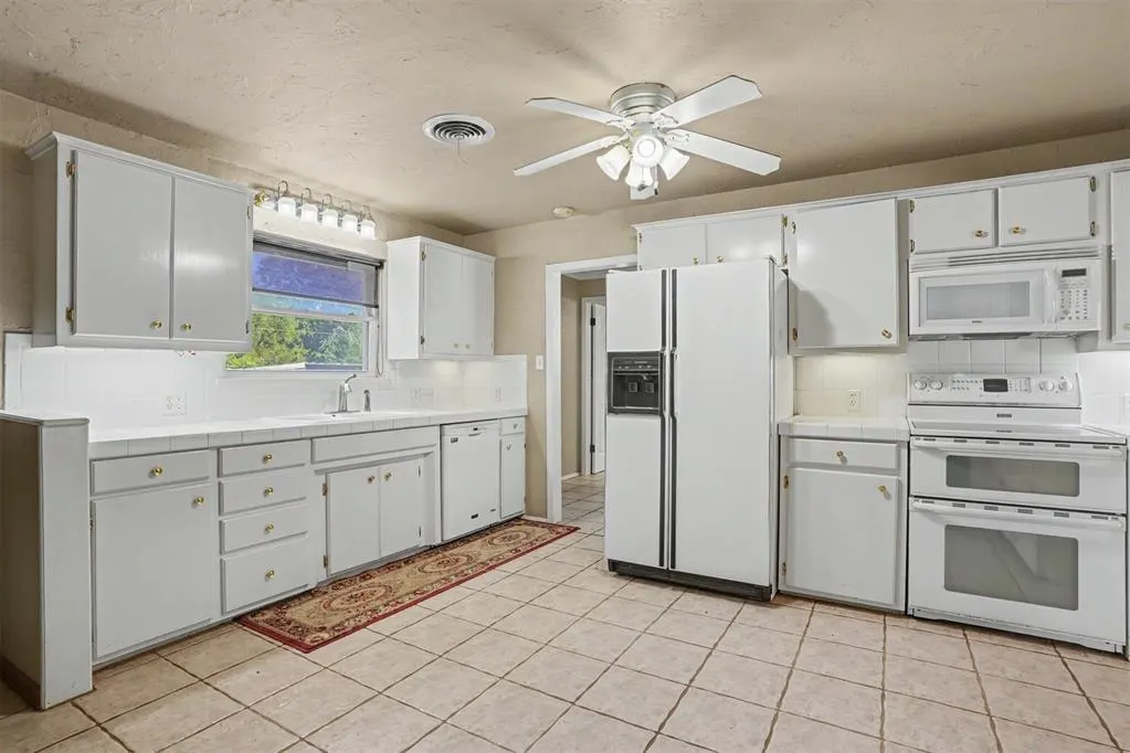 Photo 17 — 992 Hughes Drive, Blair, OK 73526