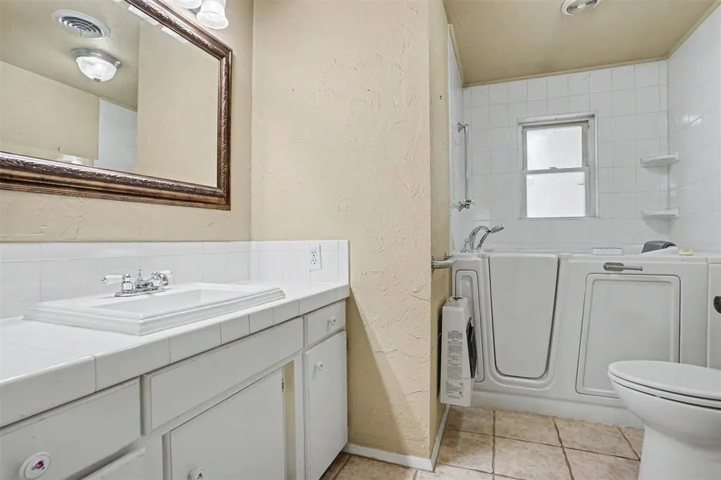 Photo 18 — 992 Hughes Drive, Blair, OK 73526