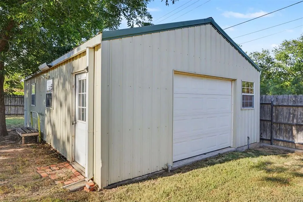 Photo 31 — 992 Hughes Drive, Blair, OK 73526
