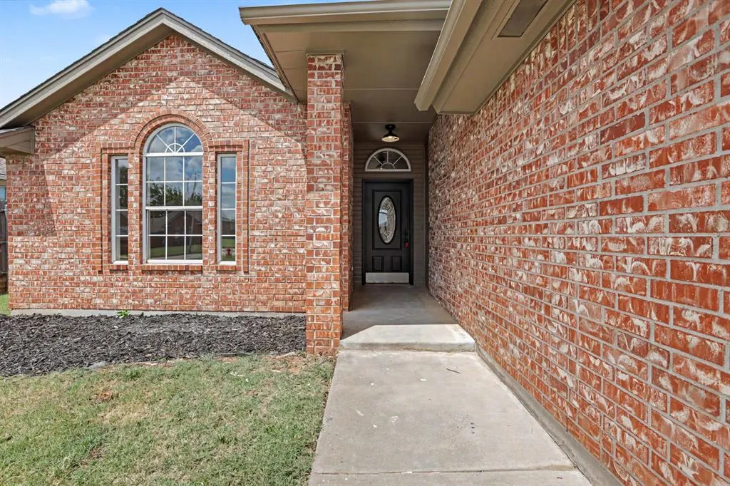 Photo 3 — 11933 NW 7th Street, Yukon, OK 73099