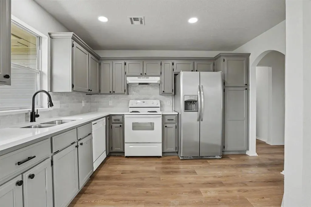 Photo 9 — 11933 NW 7th Street, Yukon, OK 73099