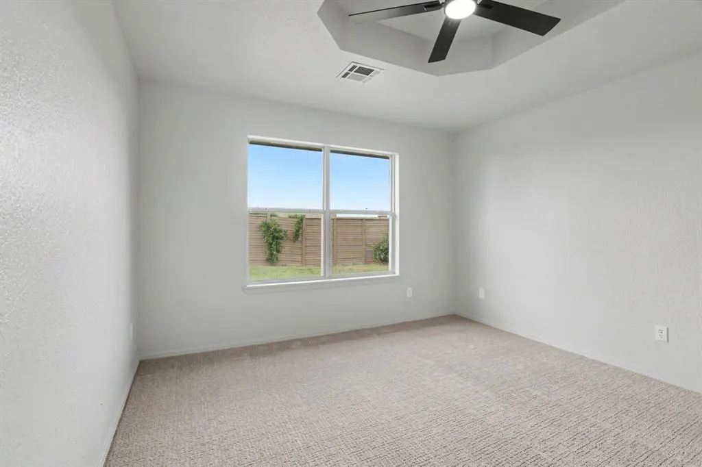 Photo 13 — 11933 NW 7th Street, Yukon, OK 73099