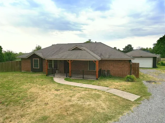 Photo 2 — 19800 Aaron Drive, Harrah, OK 73045