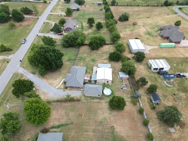 Photo 4 — 19800 Aaron Drive, Harrah, OK 73045
