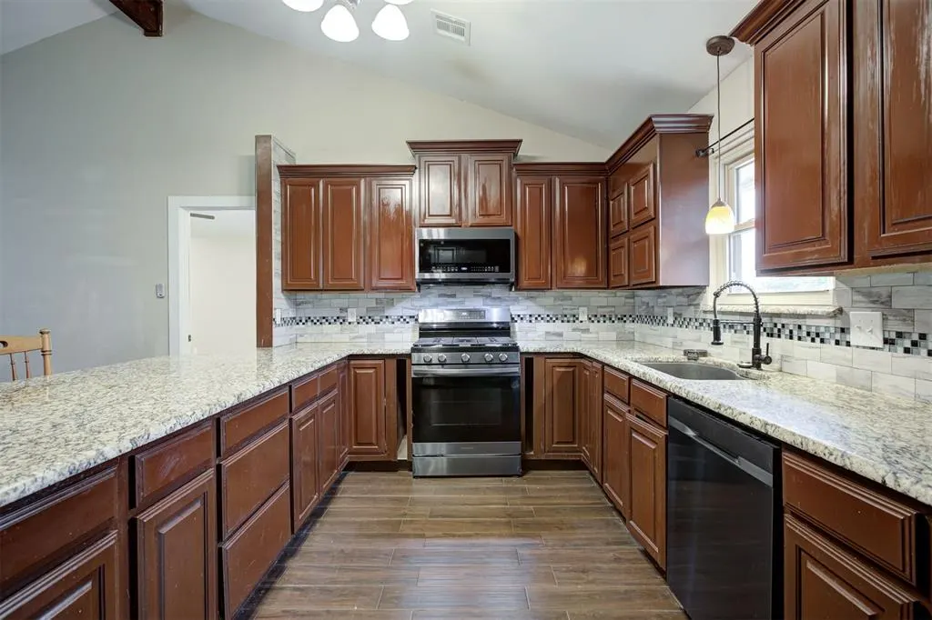 Photo 15 — 19800 Aaron Drive, Harrah, OK 73045