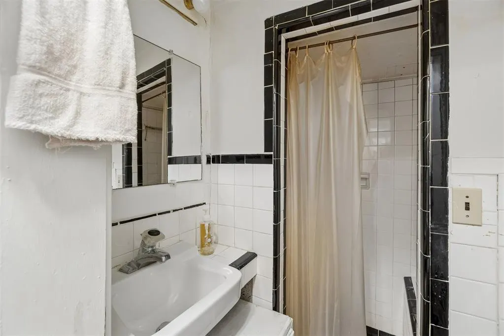 Photo 15 — 824 NW 21st Street, Oklahoma City, OK 73106
