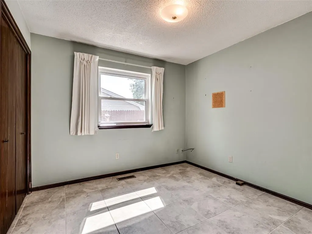 Photo 17 — 612 Saint James Place, Yukon, OK 73099