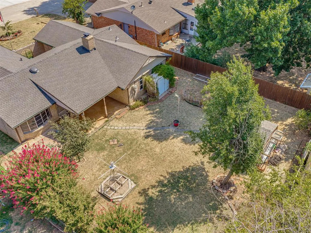 Photo 32 — 612 Saint James Place, Yukon, OK 73099